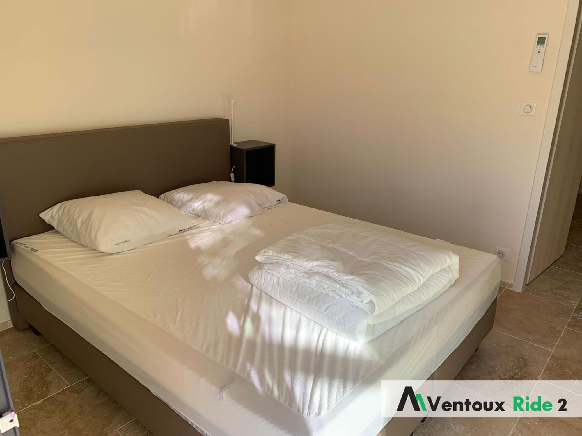 Ventoux Ride Apartamento Malaucène Quarto foto
